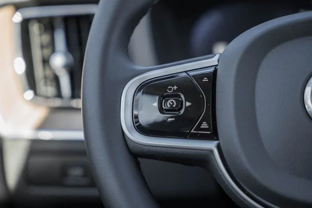 2026 Volvo XC60 Plus - Photo 25