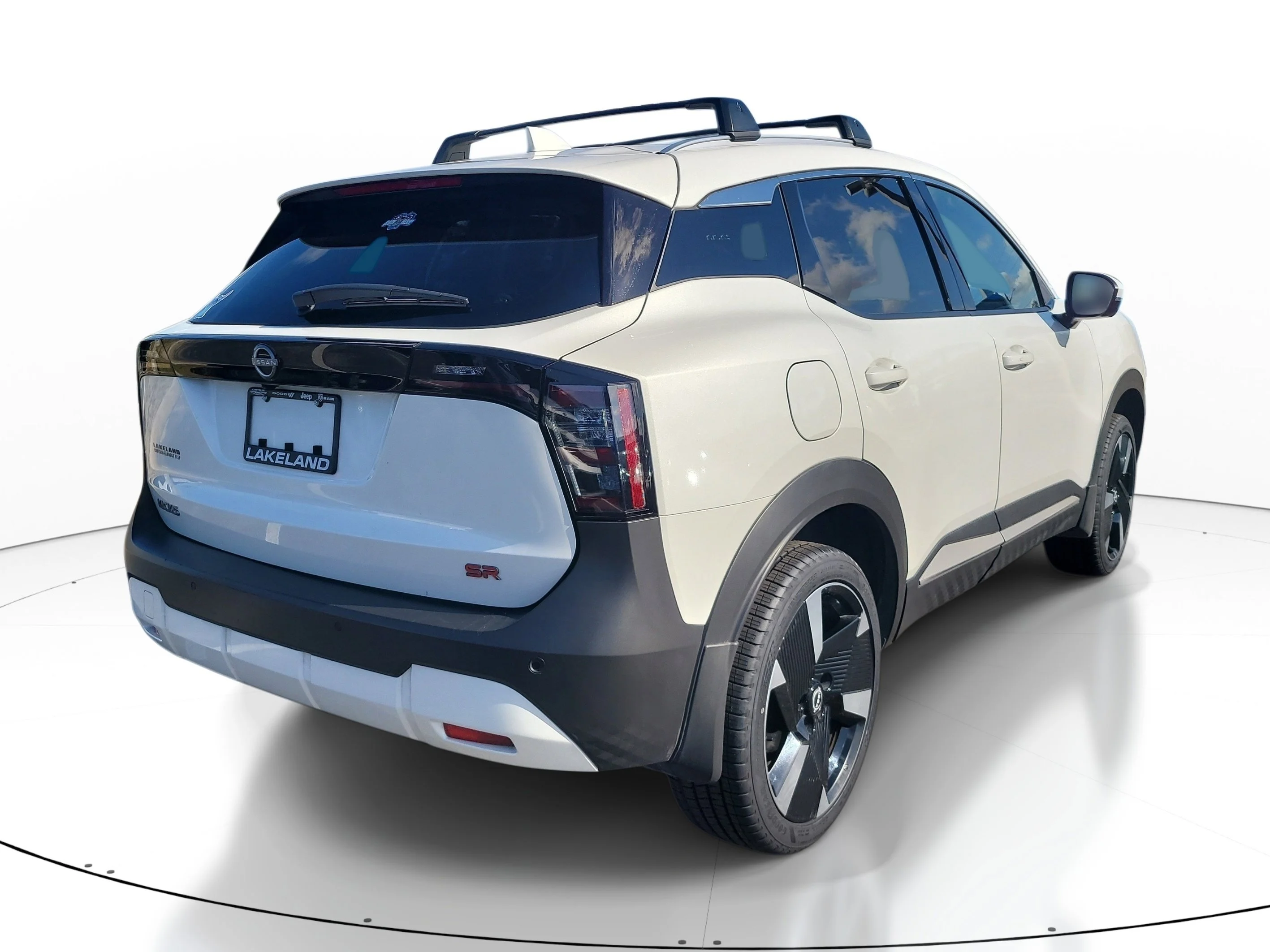 Used 2025 Aspen White Tricoat Nissan SR image 4