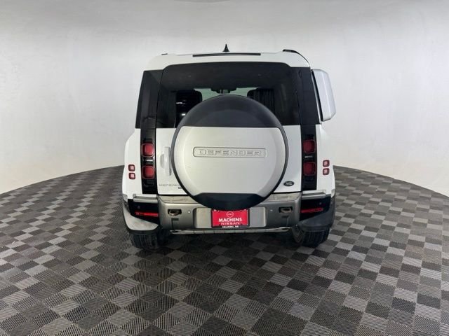 Used 2022 White Land Rover X-Dynamic HSE image 6