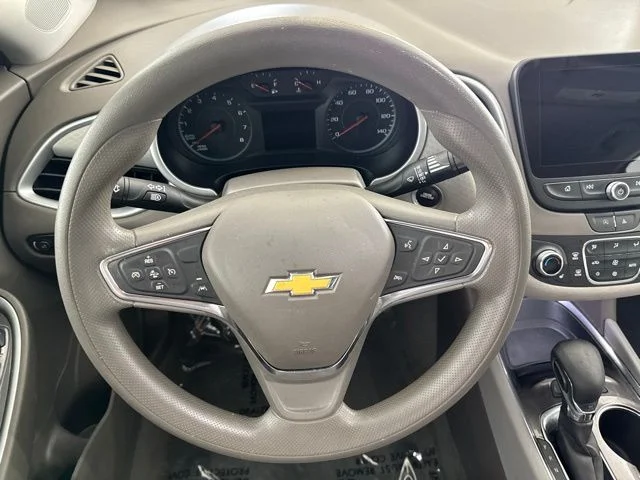 Used 2023 Gray Chevrolet LT image 23