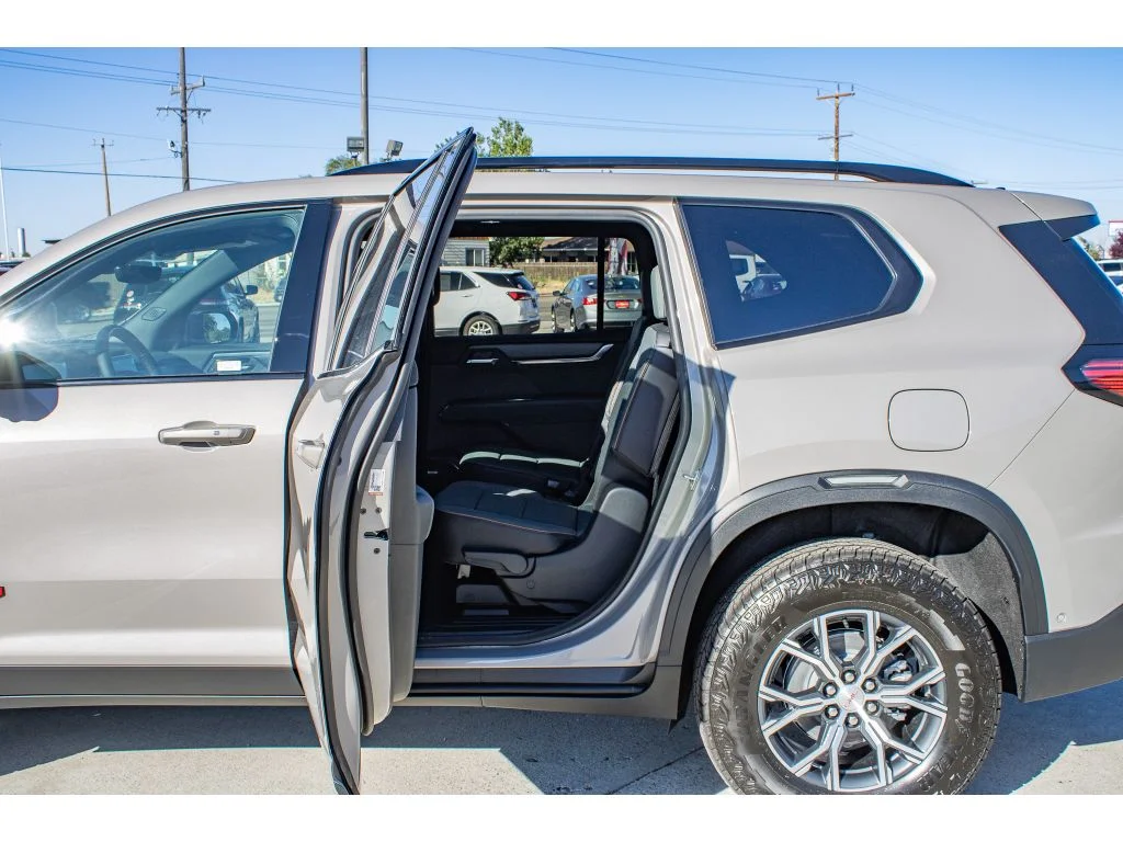 New 2026 RIVERSTONE METALLIC GMC AWD AT4 image 19