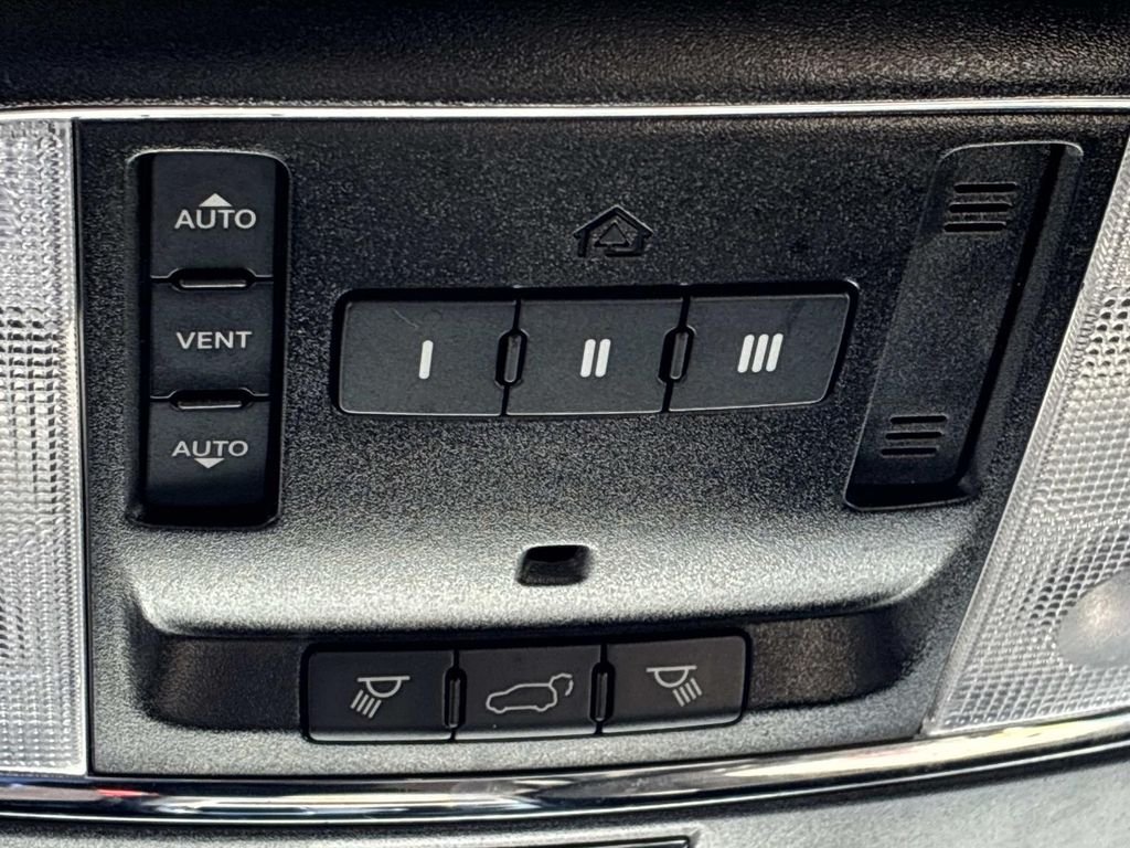 Used 2021 White Jeep Laredo X image 36