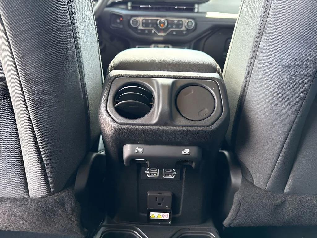 Used 2025 Black Jeep Sahara image 28