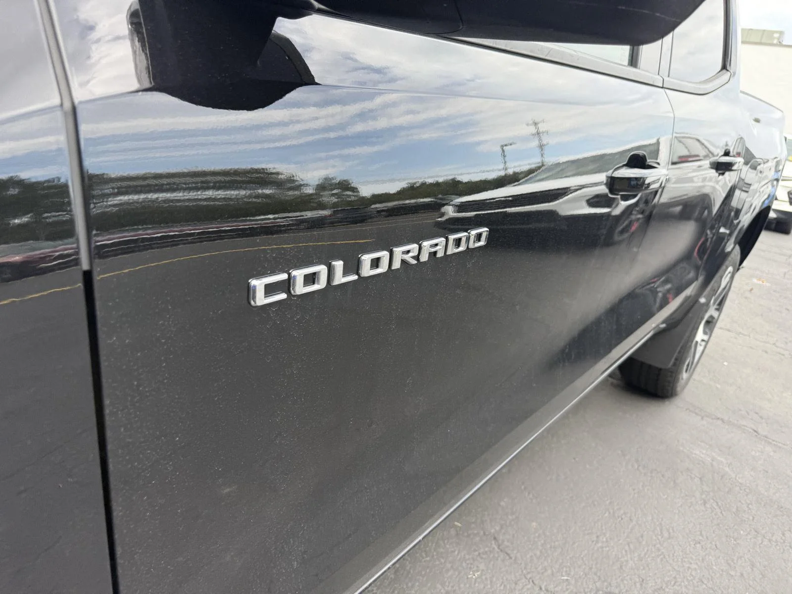 Used 2023 BLACK Chevrolet 4WD Z71 image 6