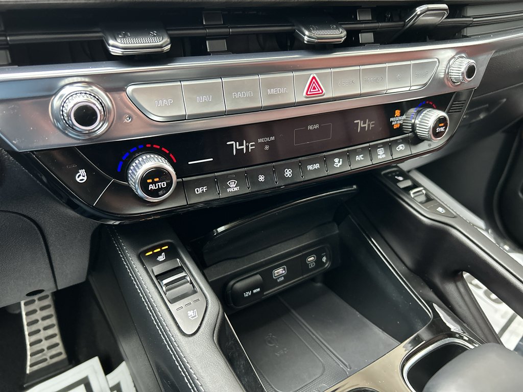 Certified Used 2025 Glacial White Pearl Kia SX image 22