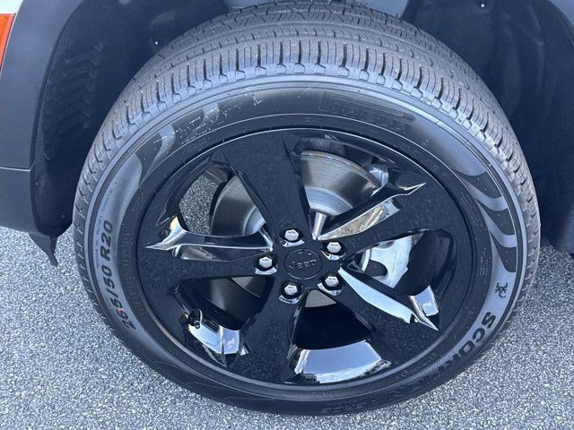 Used 2026 Bright White Clearcoat Jeep Limited image 28