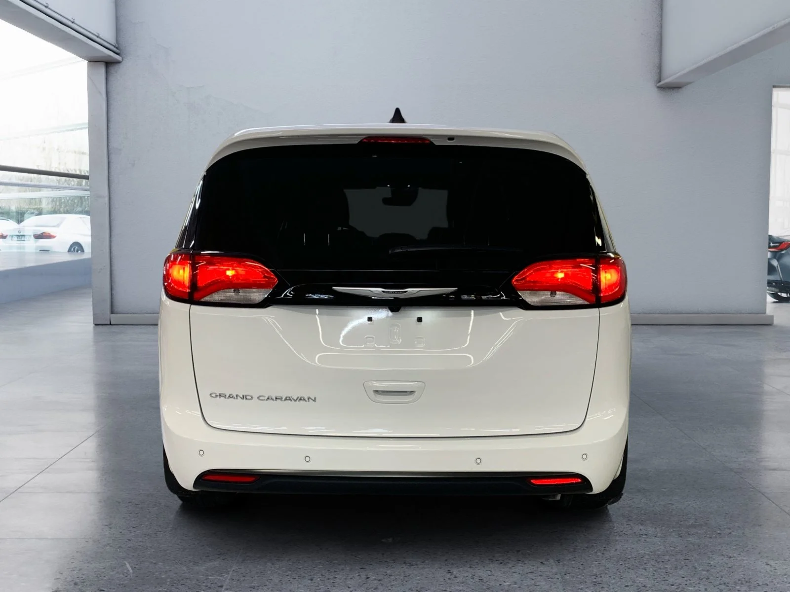 New 2027 Bright White Chrysler SXT image 4