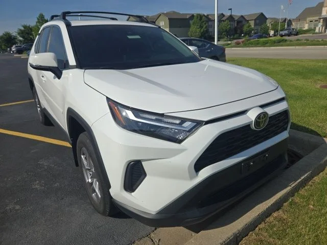 2024 Toyota RAV4 XLE AWD's photo