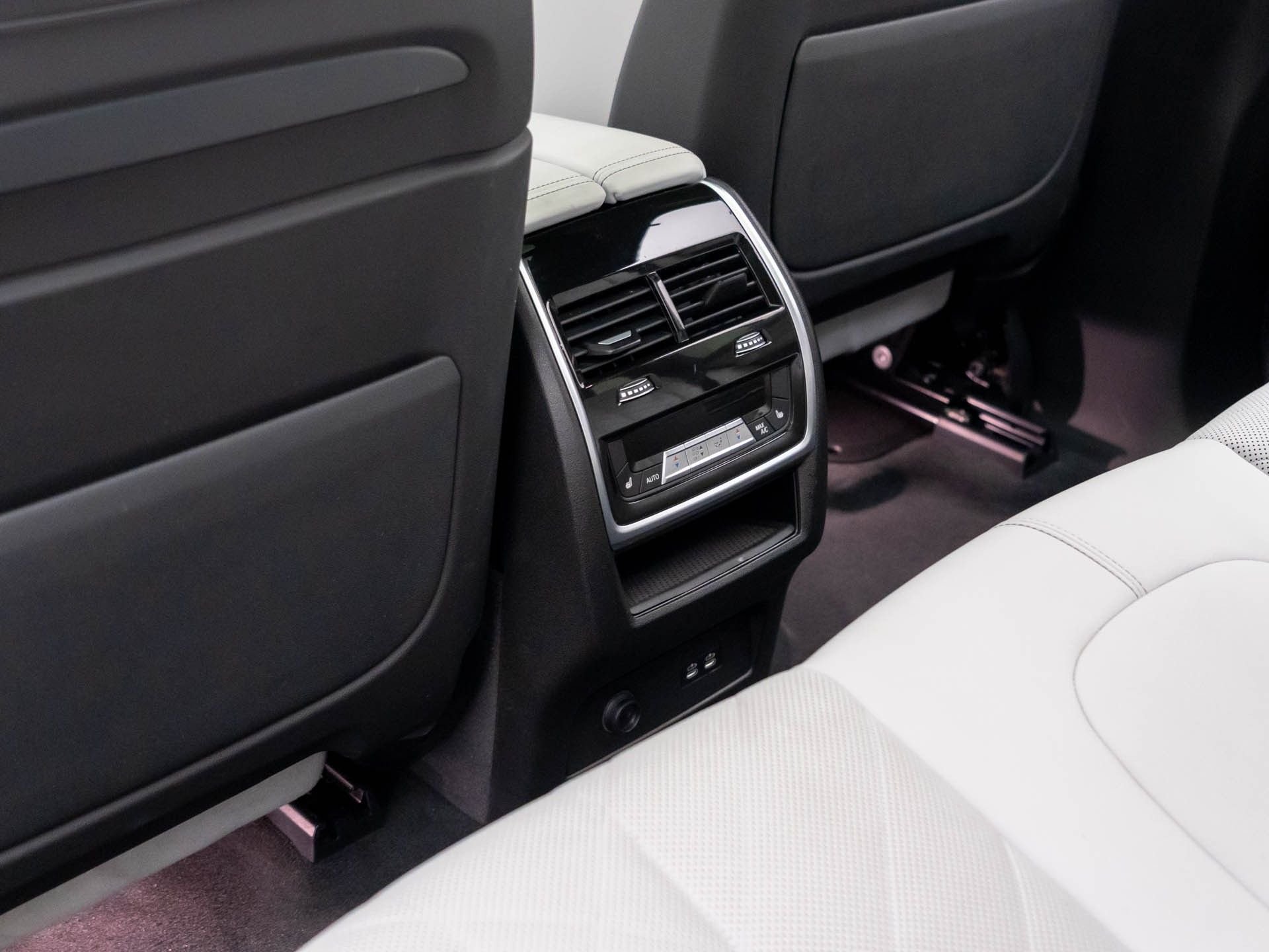 Certified Used 2025 Skyscraper Grey Metallic BMW M60i image 18