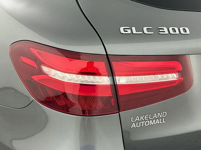 Pre-Owned 2017 Mercedes-Benz GLC 300