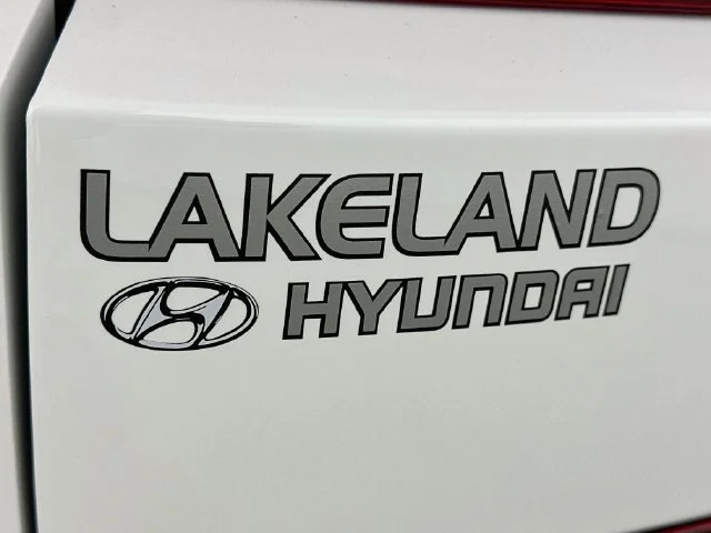 New 2027 White Hyundai SEL image 24