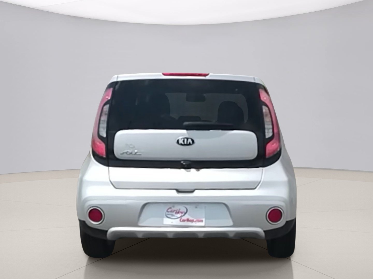 Used 2018 Silver Kia  image 4