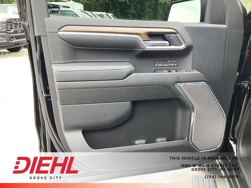 Used 2025 Black Chevrolet High Country image 20