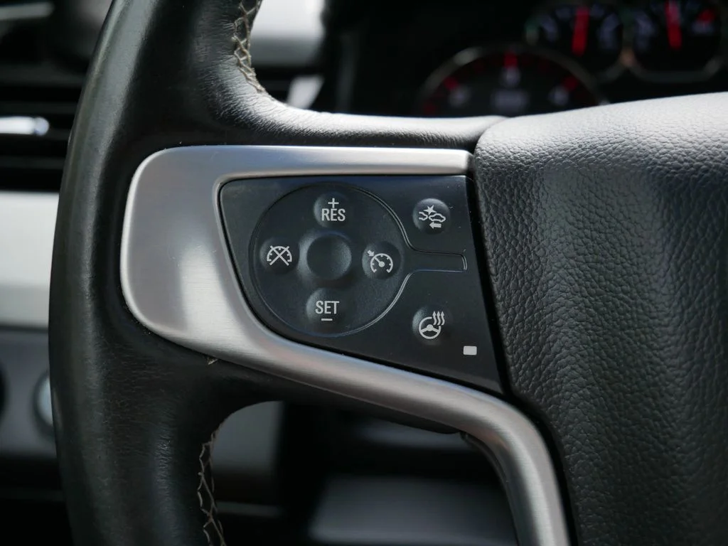 Used 2016 Black GMC SLT image 22