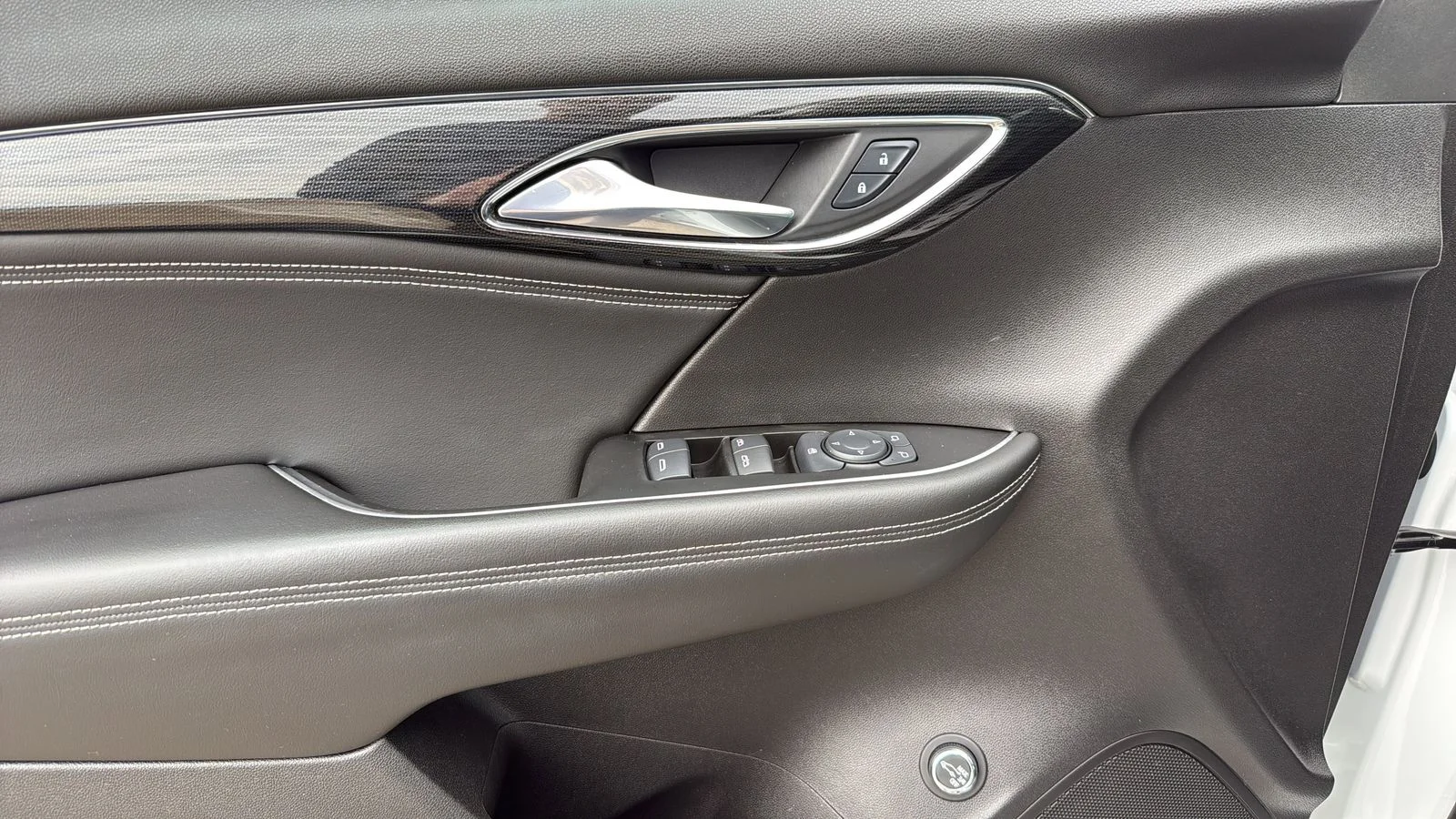 Used 2023 White Buick Preferred image 11