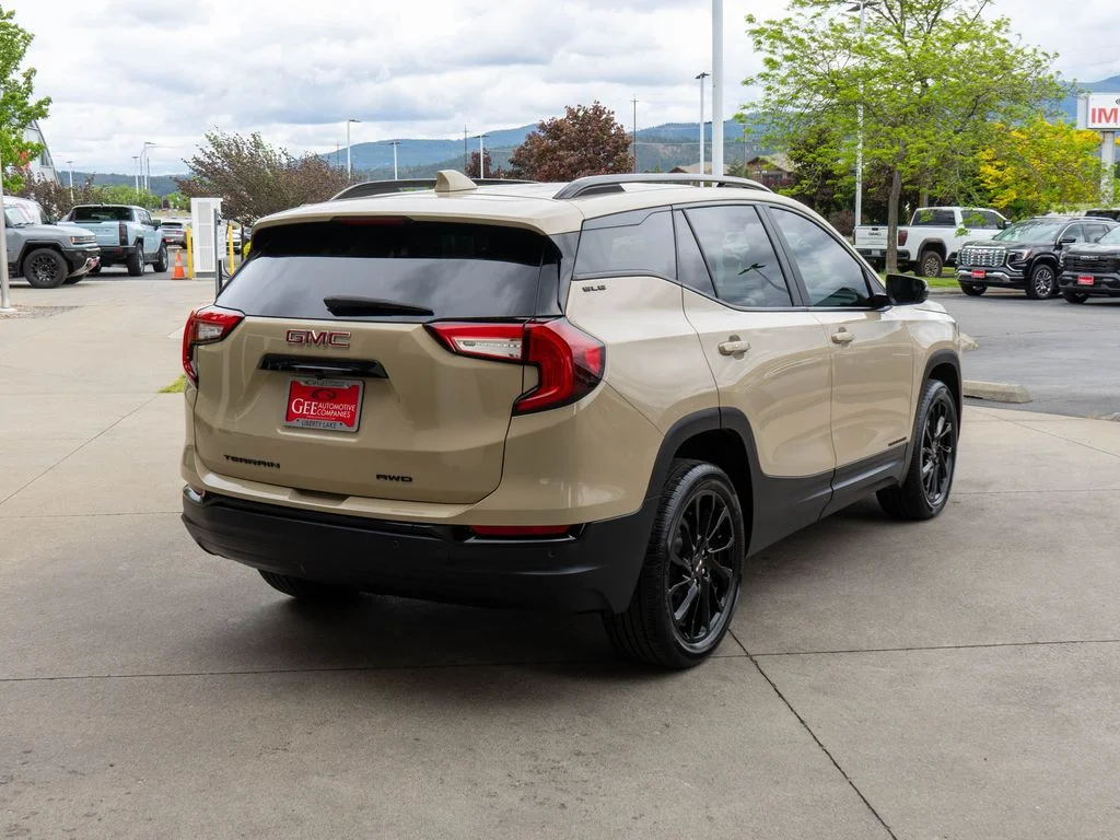 Used 2023 Beige GMC SLE image 7
