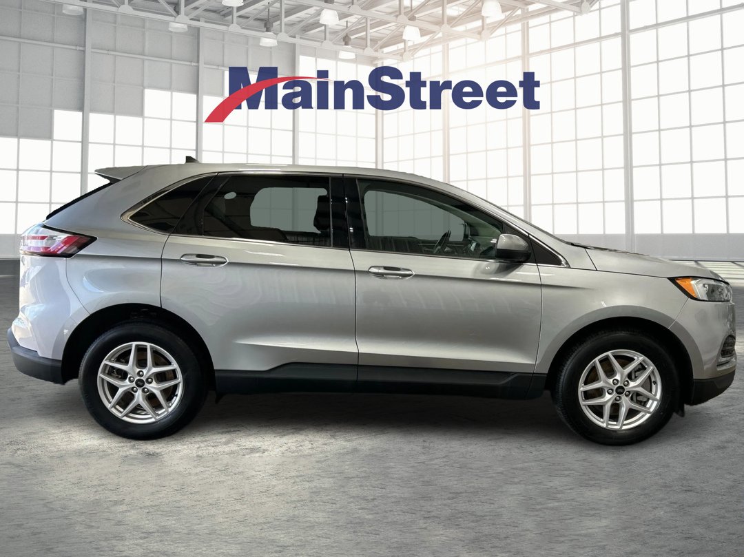 Used 2024 Silver Ford SEL image 6