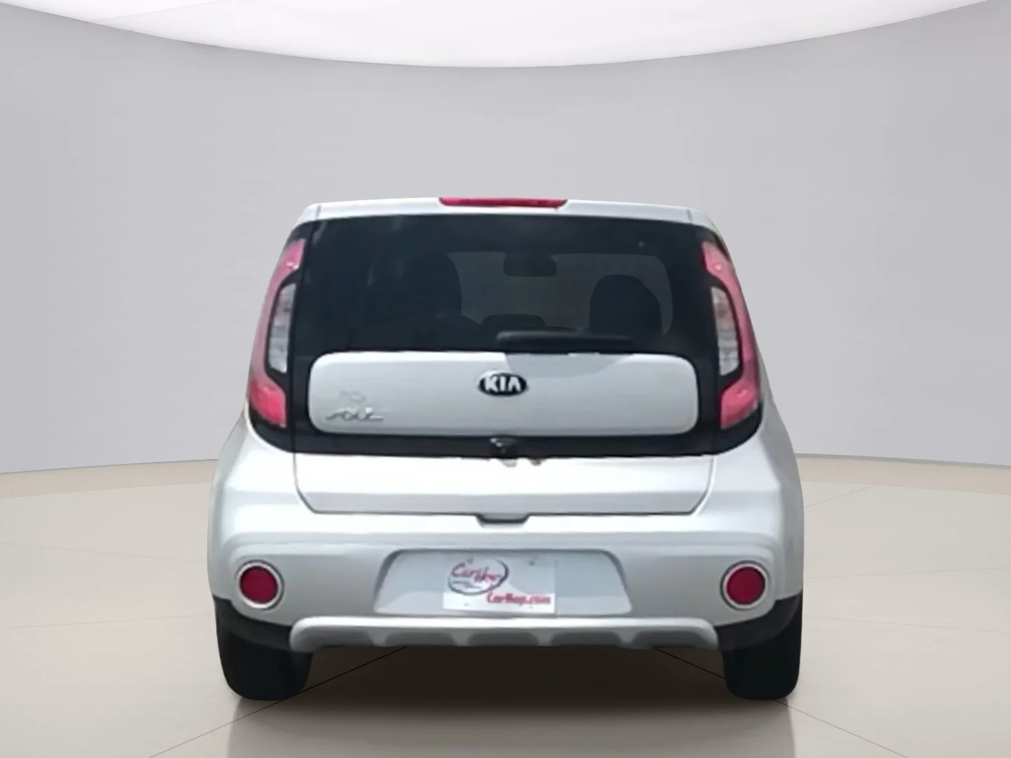 Used 2018 Silver Kia  image 4