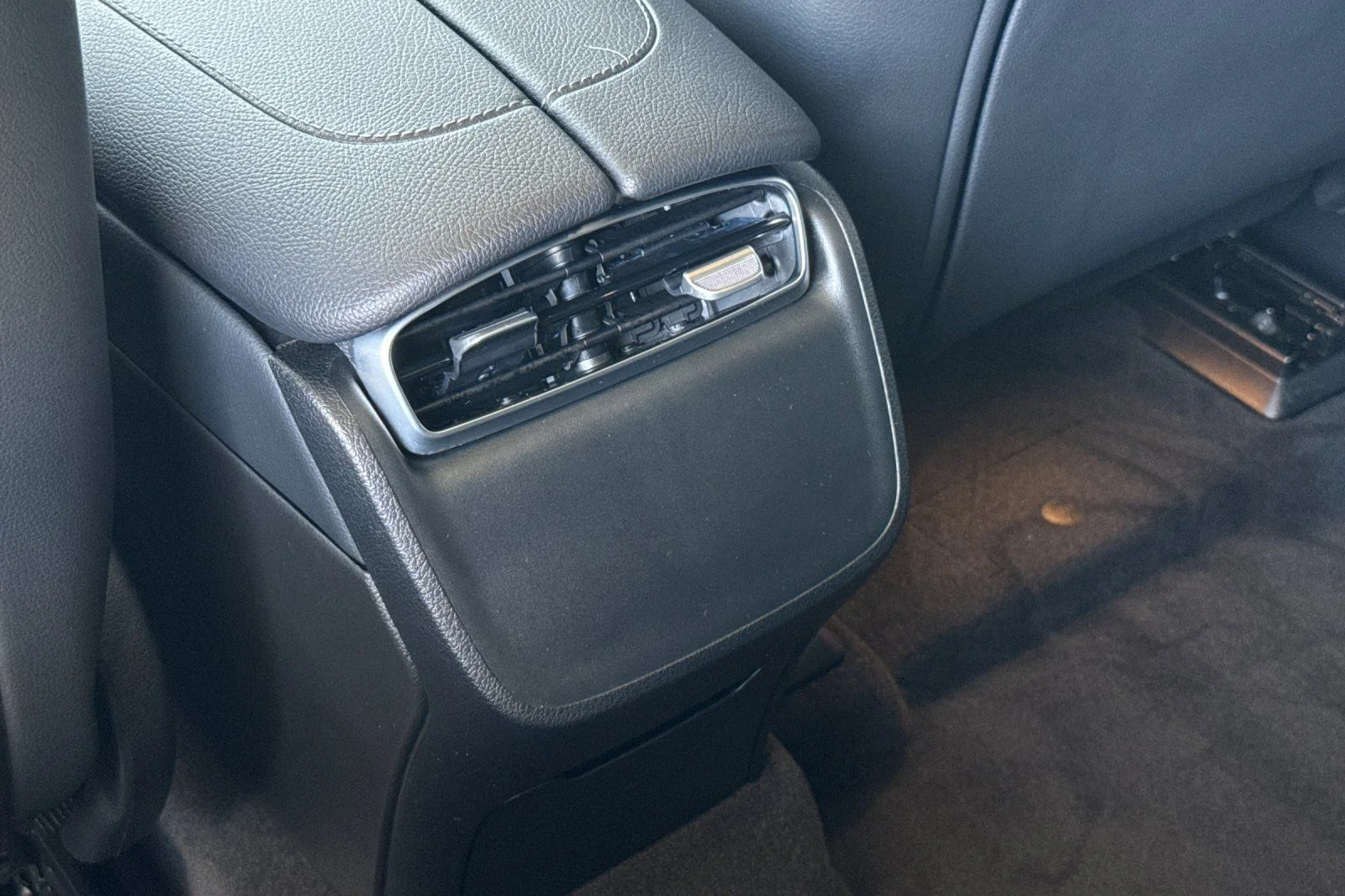 Certified Used 2025 Gray Mercedes-Benz 350 SUV image 14