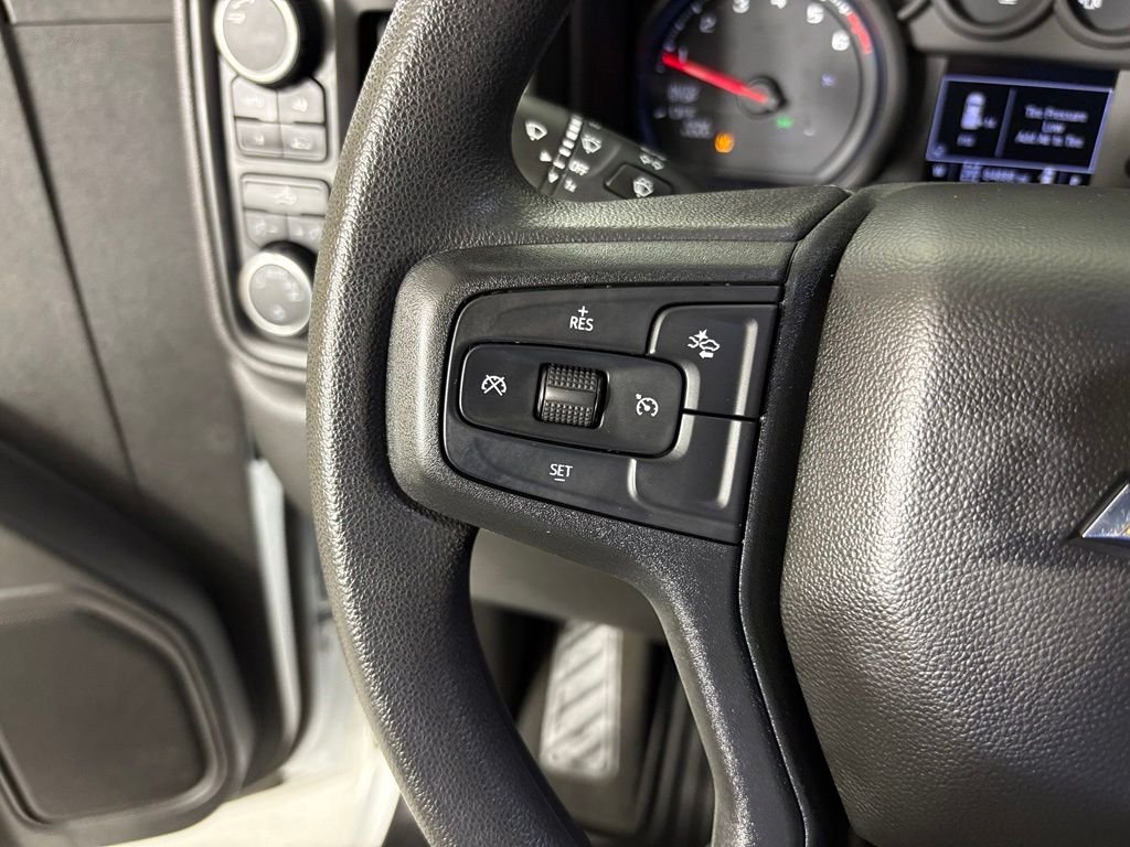 Used 2023 White Chevrolet Custom image 23