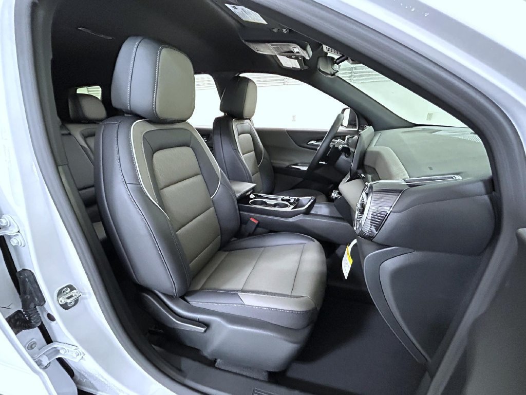 New 2027 Summit White Chevrolet LT image 15