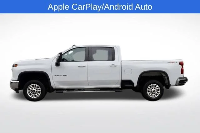 Used 2025 Summit White Chevrolet LT image 9