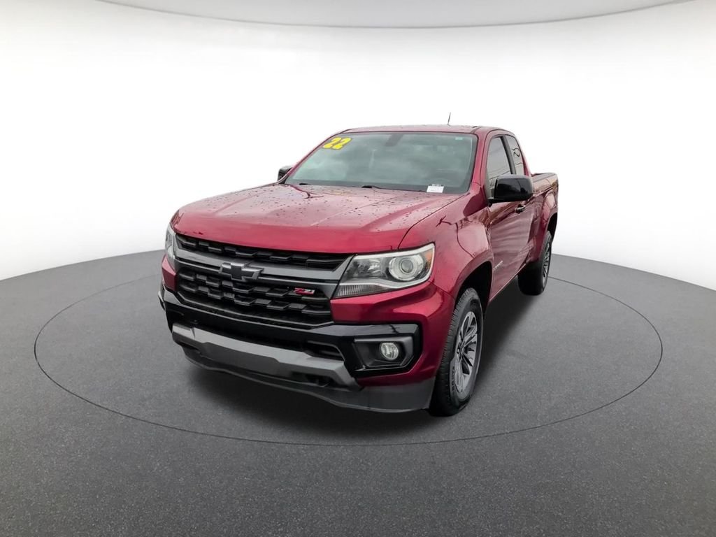 Used 2022 Red Chevrolet Z71 image 16