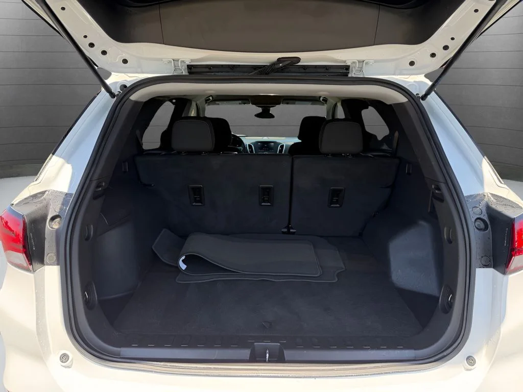 Used 2023 White Chevrolet LT image 9