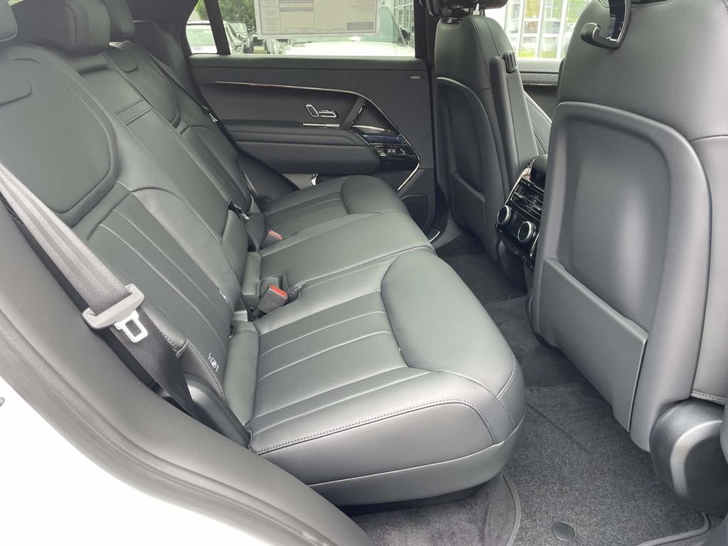 New 2026 Fuji White Land Rover Dynamic SE image 19