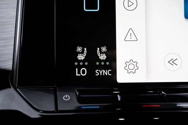2026 Volkswagen Atlas Cross Sport SE w/Tech - Photo 30