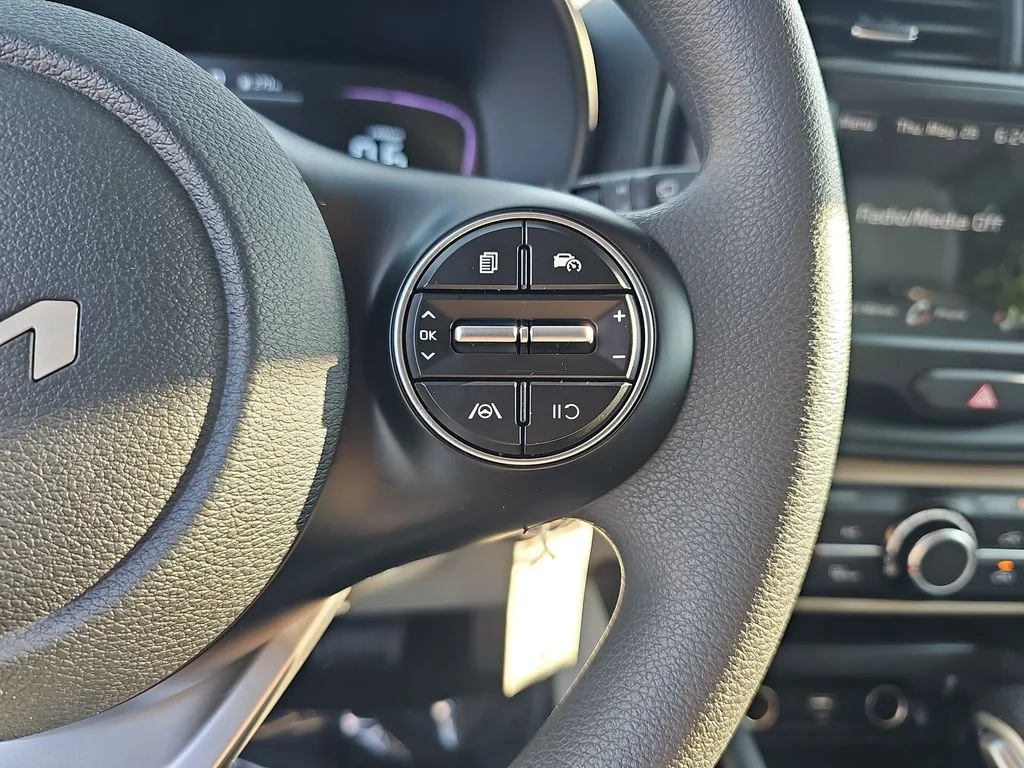 Used 2025 White Kia LX image 17