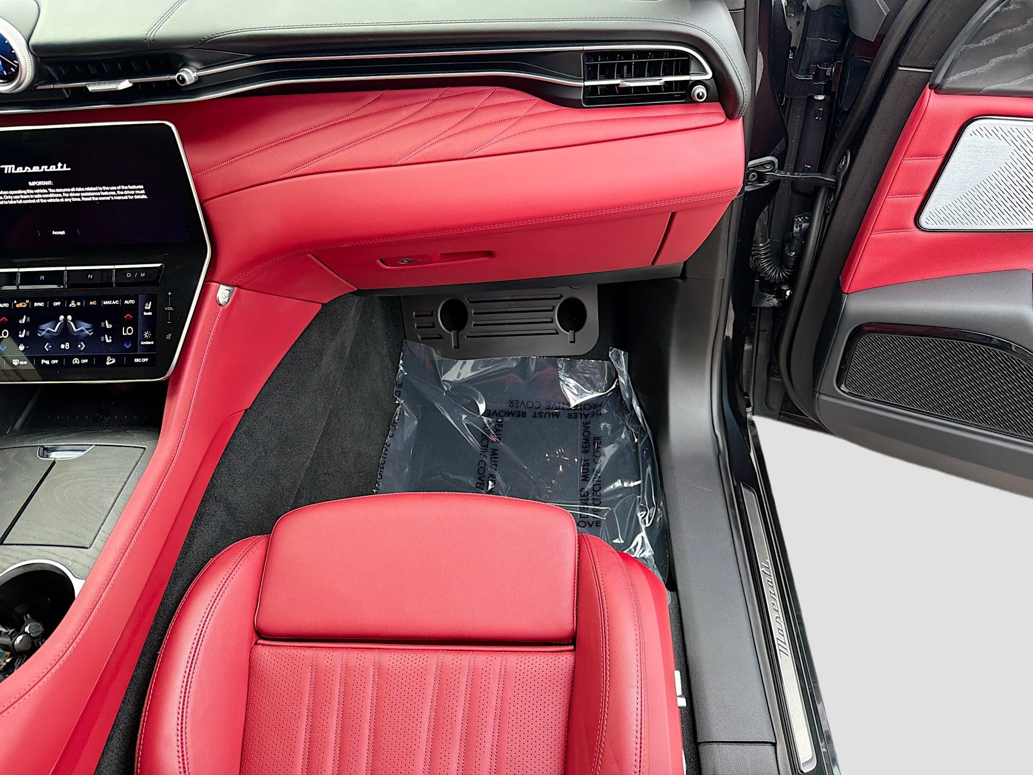 Used 2023 Black Maserati Modena image 17