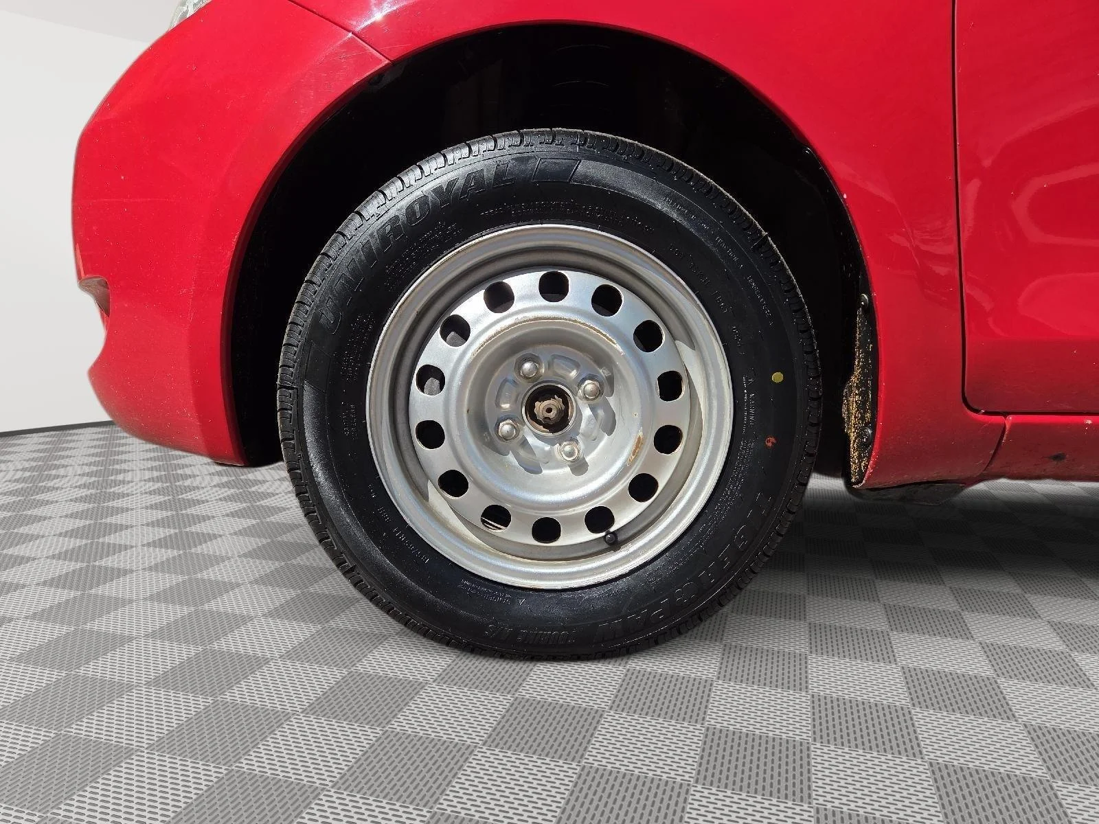 Used 2007 Absolutely Red Toyota Base image 14