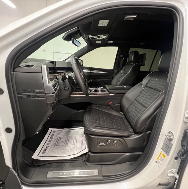 Used 2025 White Cadillac Sport Platinum image 21