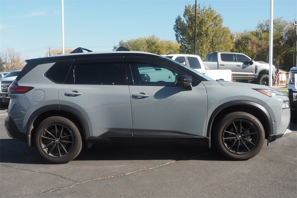 2023 Nissan Rogue Platinum photo 4