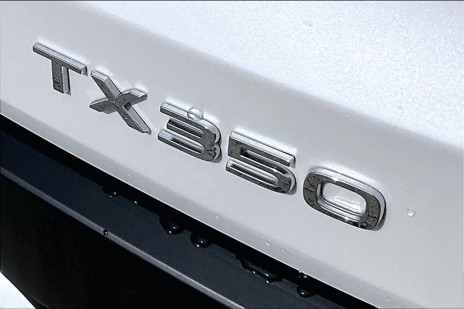 Used 2024 Wind Chill Pearl Lexus Premium image 10