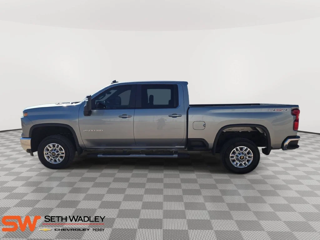 Used 2025 Sterling Gray Metallic Chevrolet LT image 4