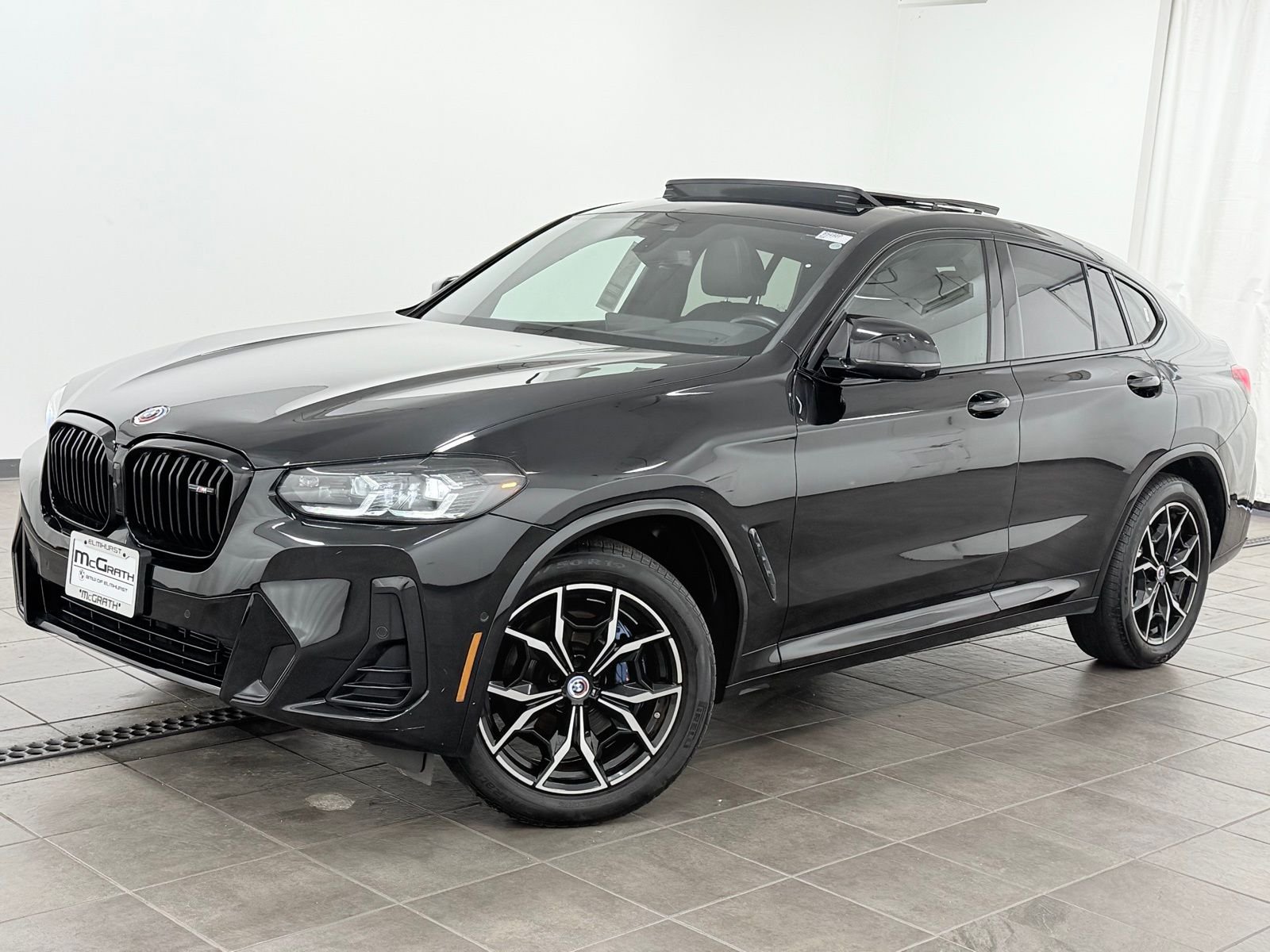 2023 BMW X4 M40i's photo
