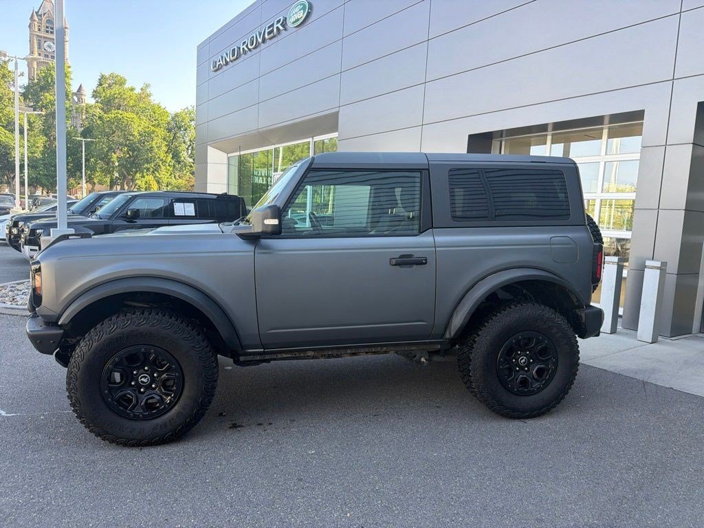 Used 2022 Gray Metallic Ford Wildtrak image 11