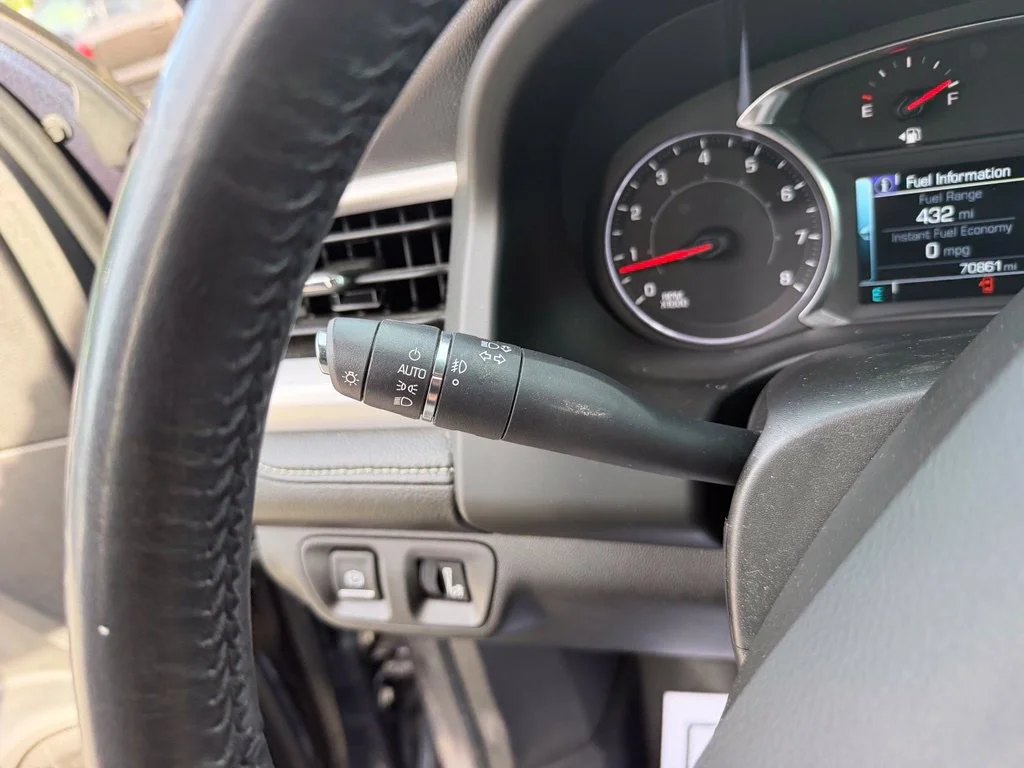 Used 2018 BLUE STEEL METALLIC GMC SLT image 28