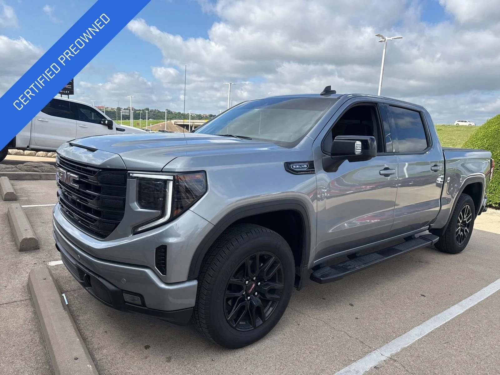 2026 GMC Sierra 4WD Crew Cab Short Box Elevation's photo