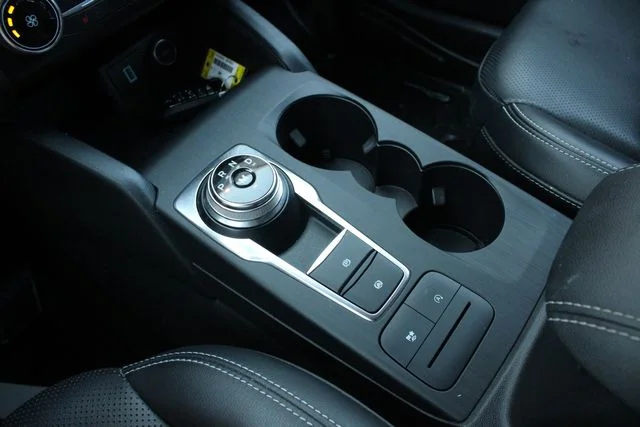 Used 2020 Blue Ford SEL image 19