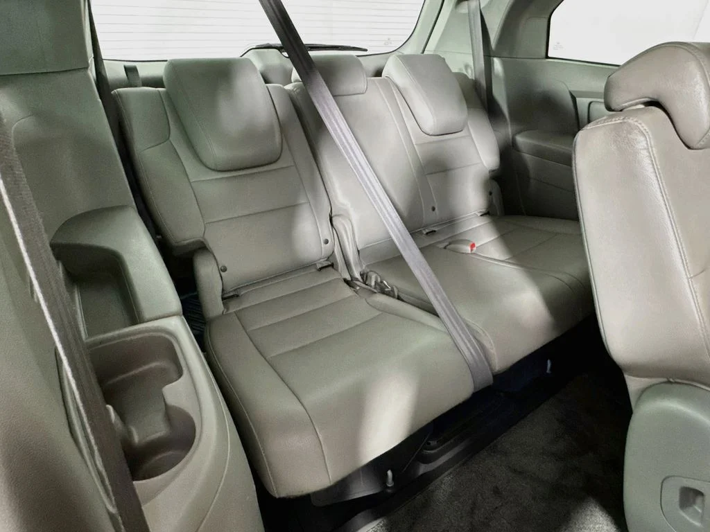 Used 2014 Silver Honda EX-L image 37