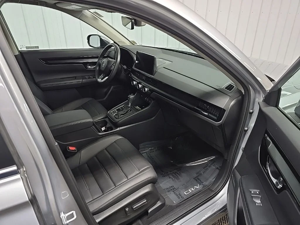Used 2023 Lunar Silver Metallic Honda EX-L image 16