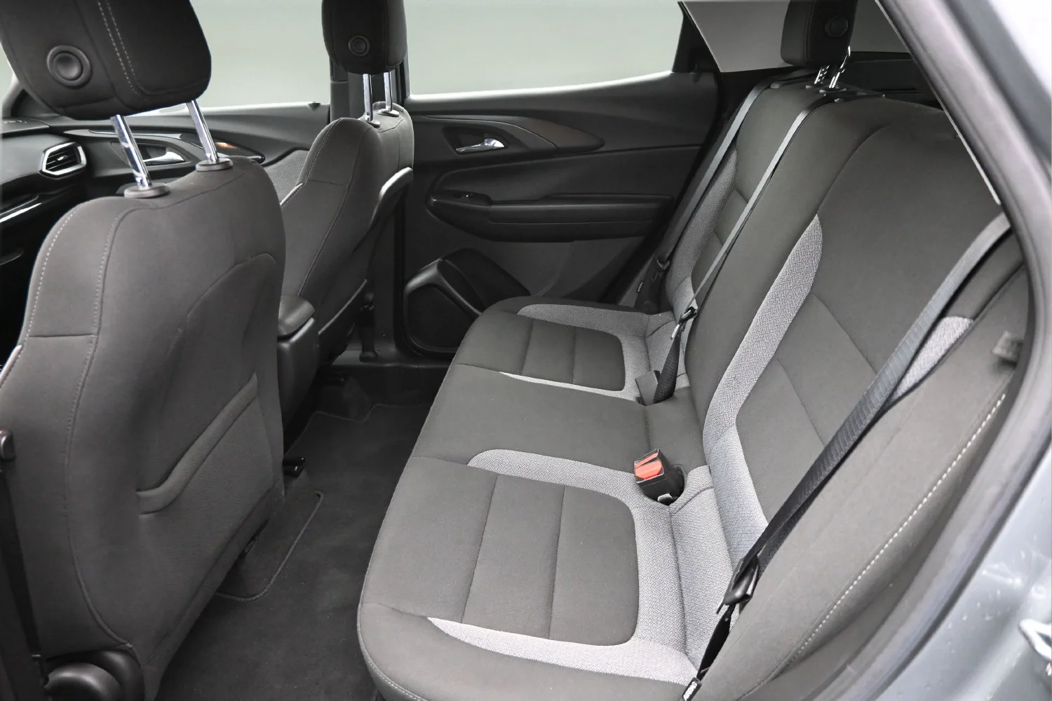 Used 2023 STERLING GRAY METALLIC Chevrolet LS image 16