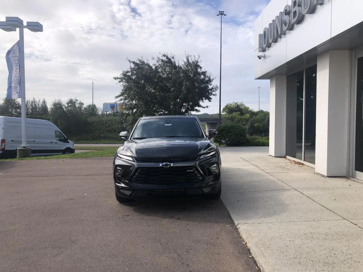 New 2026 Black Chevrolet Awd 4dr Rs image 4
