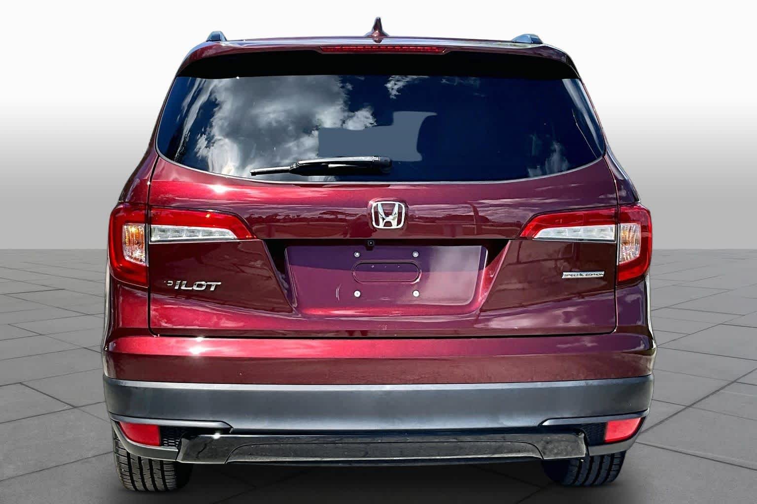 Used 2022 Deep Scarlet Pearl Honda Special Edition image 5