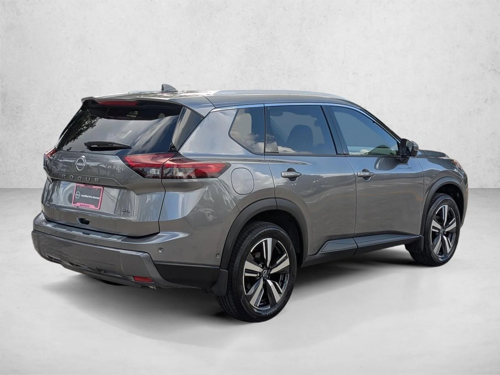 Used 2025 Gun Metallic Nissan SL image 5