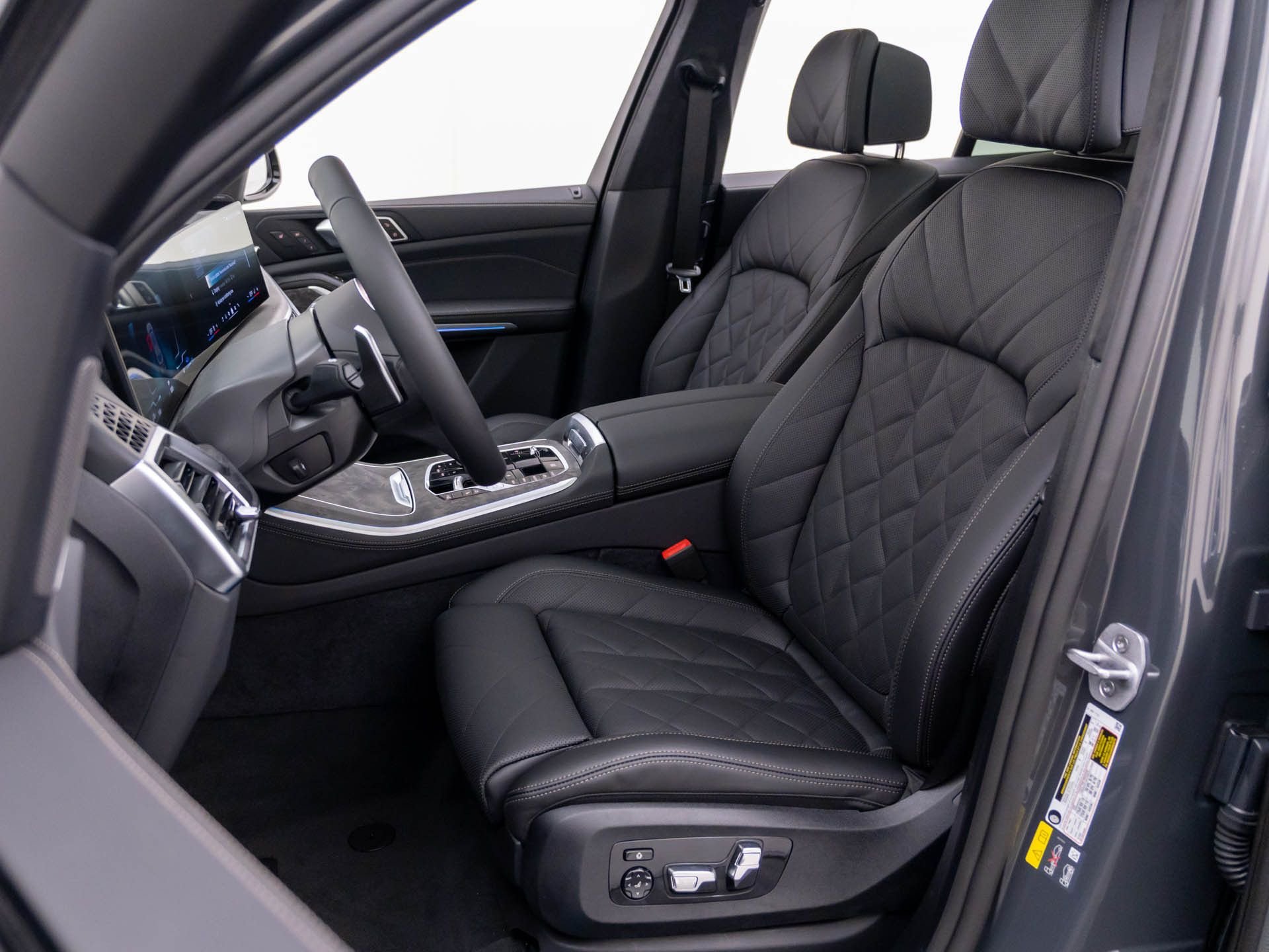 New 2026 Dravit Grey Metallic BMW xDrive50e image 16