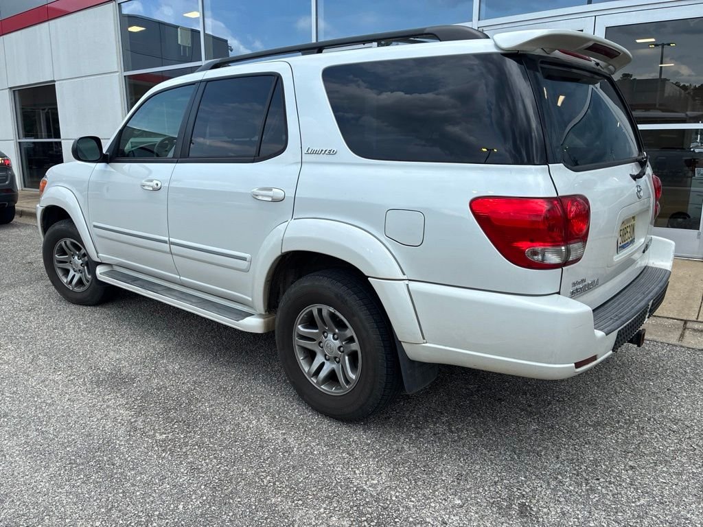 Used 2007  Toyota Limited image 2